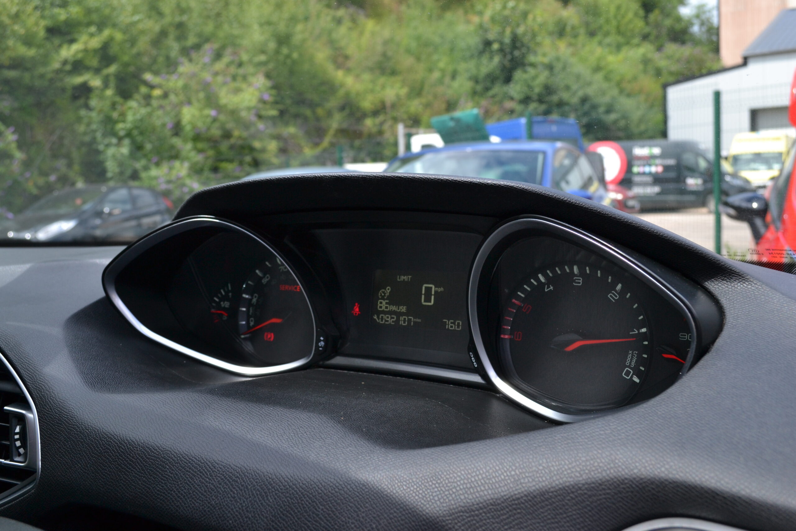 PEUGEOT 308 1.6 HDi 92 Active 5dr - Image 13
