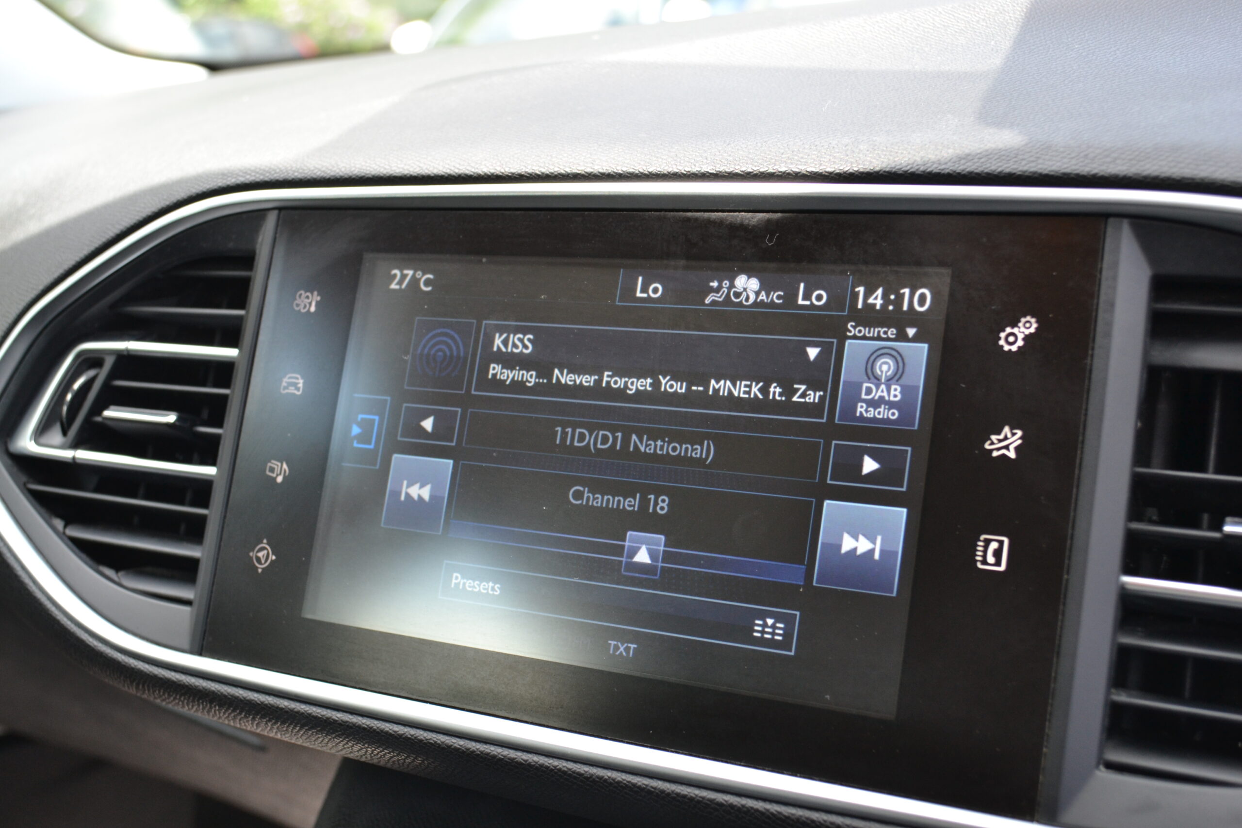 PEUGEOT 308 1.6 HDi 92 Active 5dr - Image 16